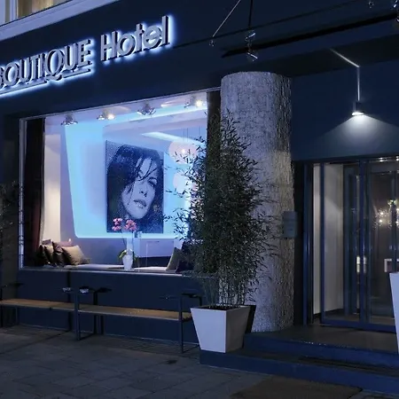 Leonardo Boutique Отель