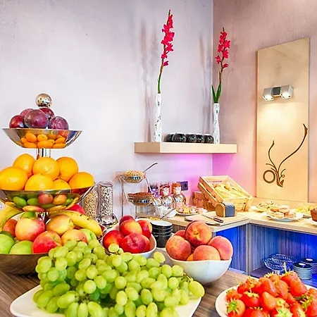Leonardo Boutique Отель