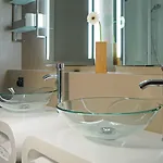 Leonardo Boutique Hotel 4*