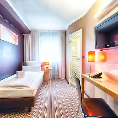 Leonardo Boutique Hotel 4*